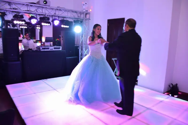 XV años — vals con papá
